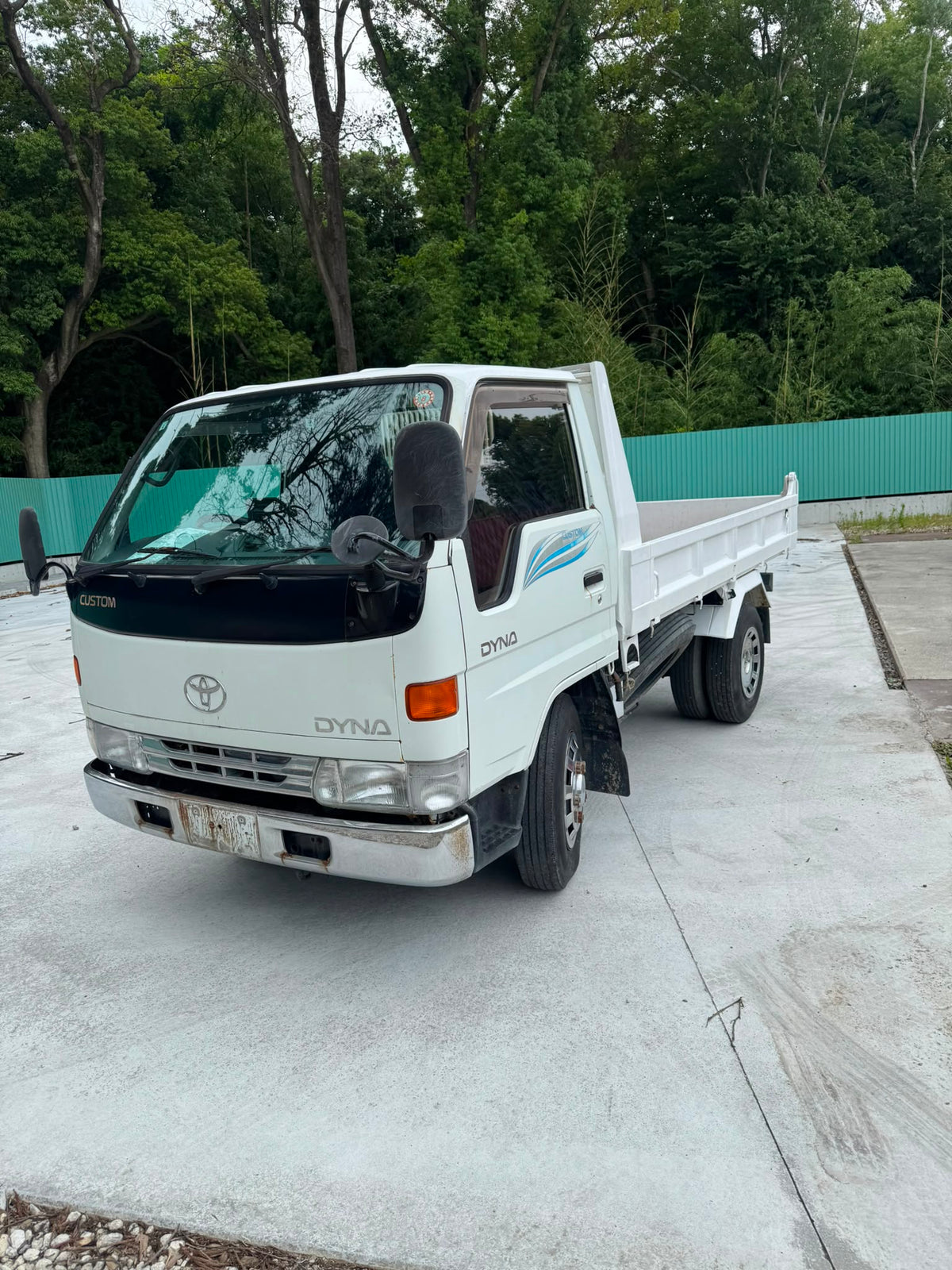 JDM Toyota Dyna diesel dump truck imported from Japan