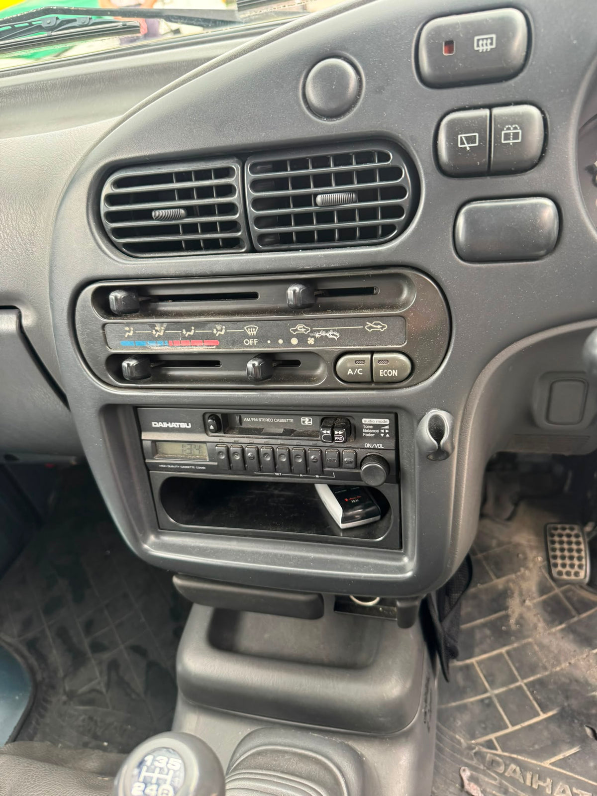1998 Daihatsu Hijet Van 4x2, photo 9 of 9